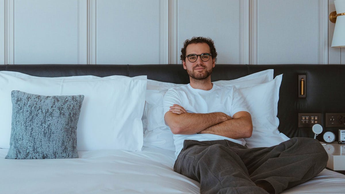 Jonas (27) wohnt im 5-Sterne-Hotel - und fühlt sich endlich zu Hause