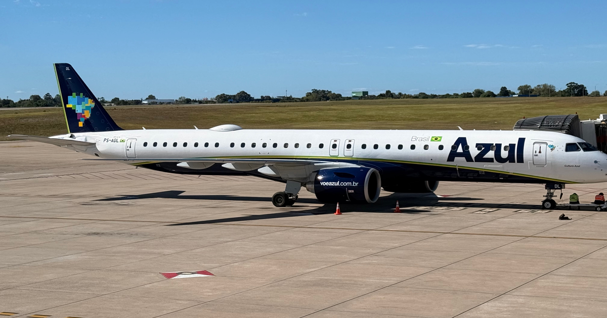Smartphone rutscht in Kabinenboden von Embraer E192 E2 - Flug muss gestrichen werden